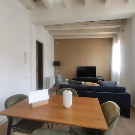 Luxury 2br Location *